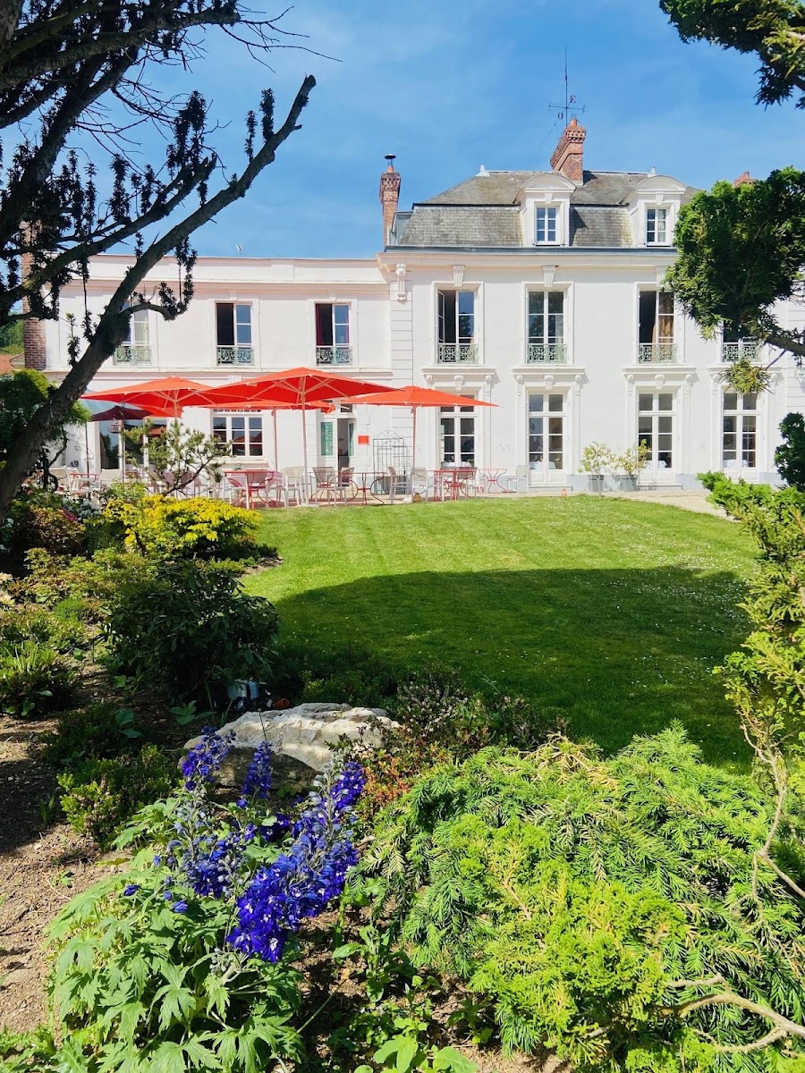 Logis Hôtel Château De La Marjolaine