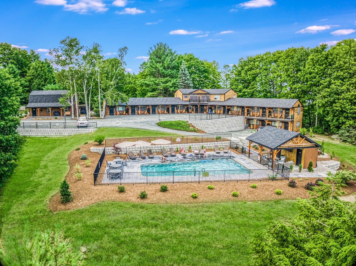 The Lodge by Sunapee Stays