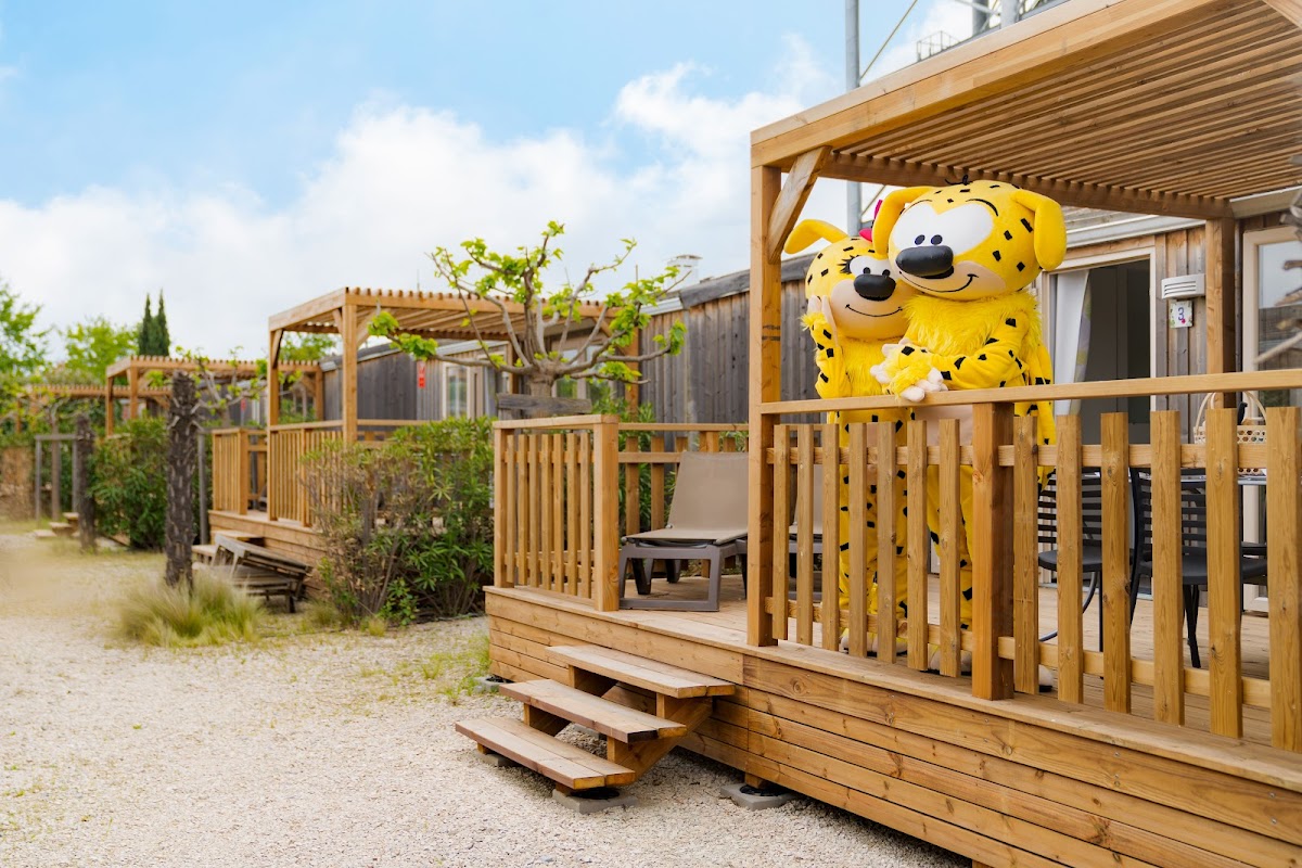 WAVE VILLAGE