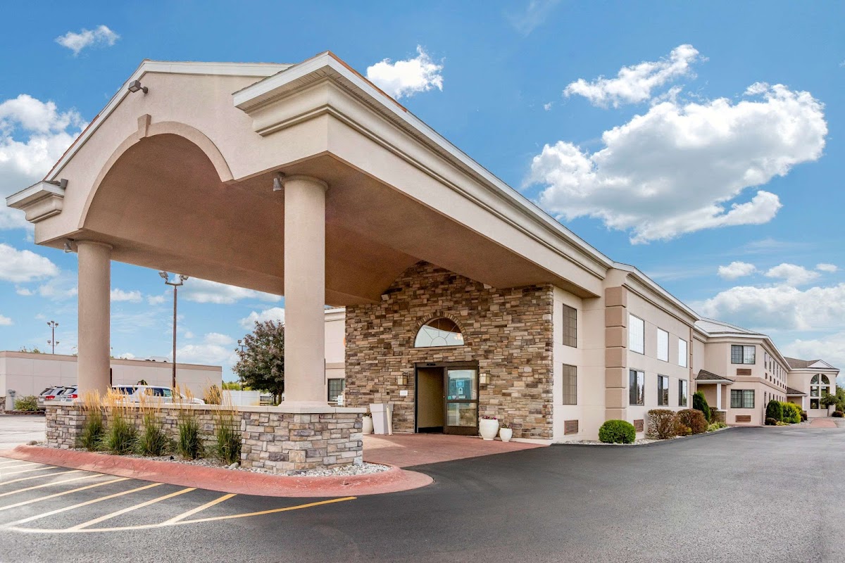 Comfort Inn & Suites Ludington near US-10